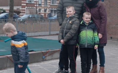 Je blijft er tegen aan lopen